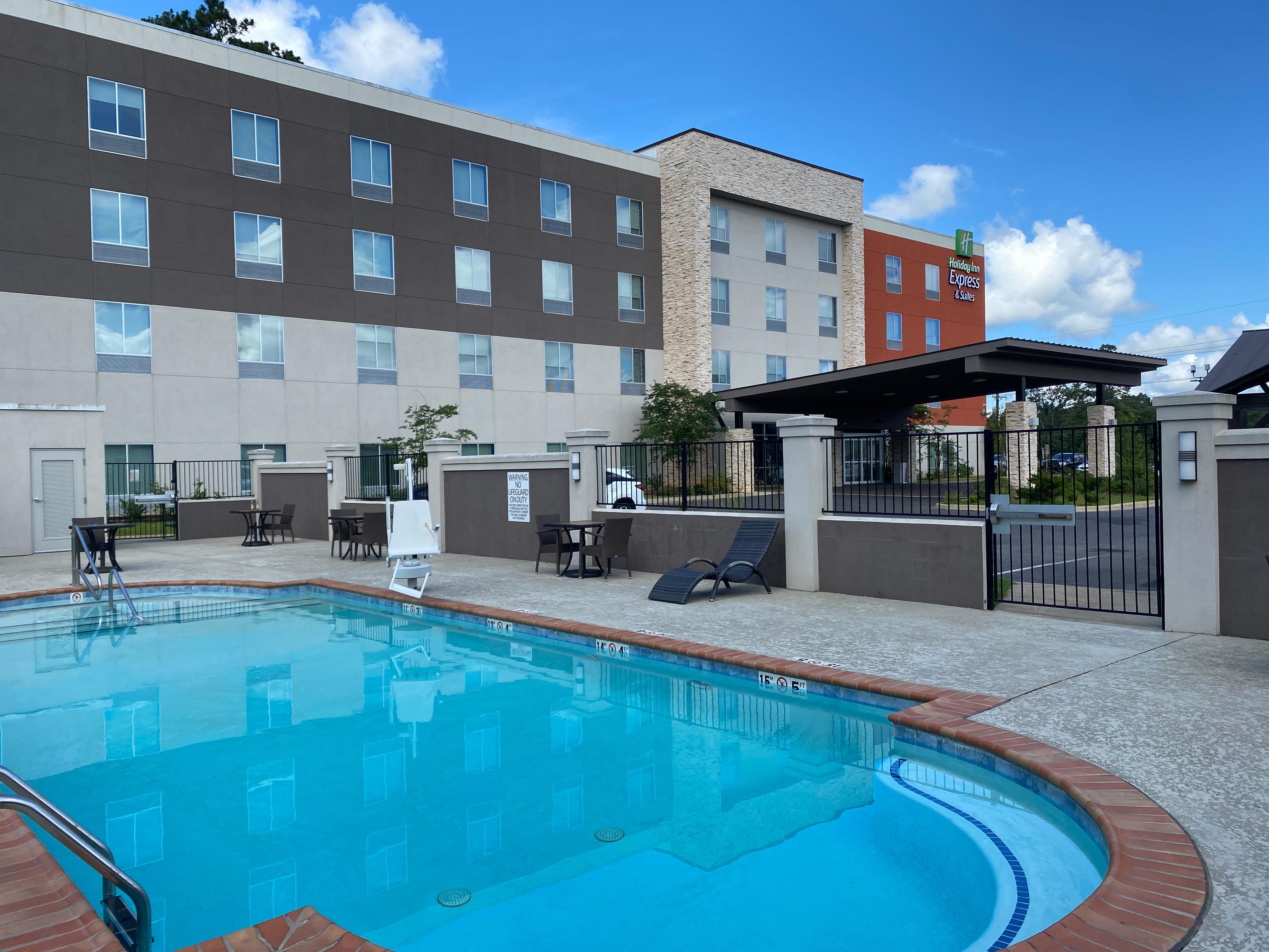 Holiday Inn Express & Suites Pineville-Alexandria Area Exterior foto